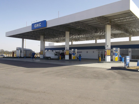 CNG filling station located in General Roca with one Microbox packaged GNC compressor and three EMB-15-1-D CNG dispensers by Galileo.